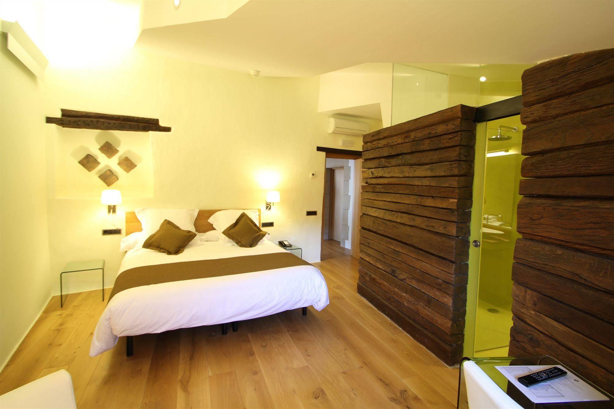 Hotel Can Cuch Canoves Luaran gambar